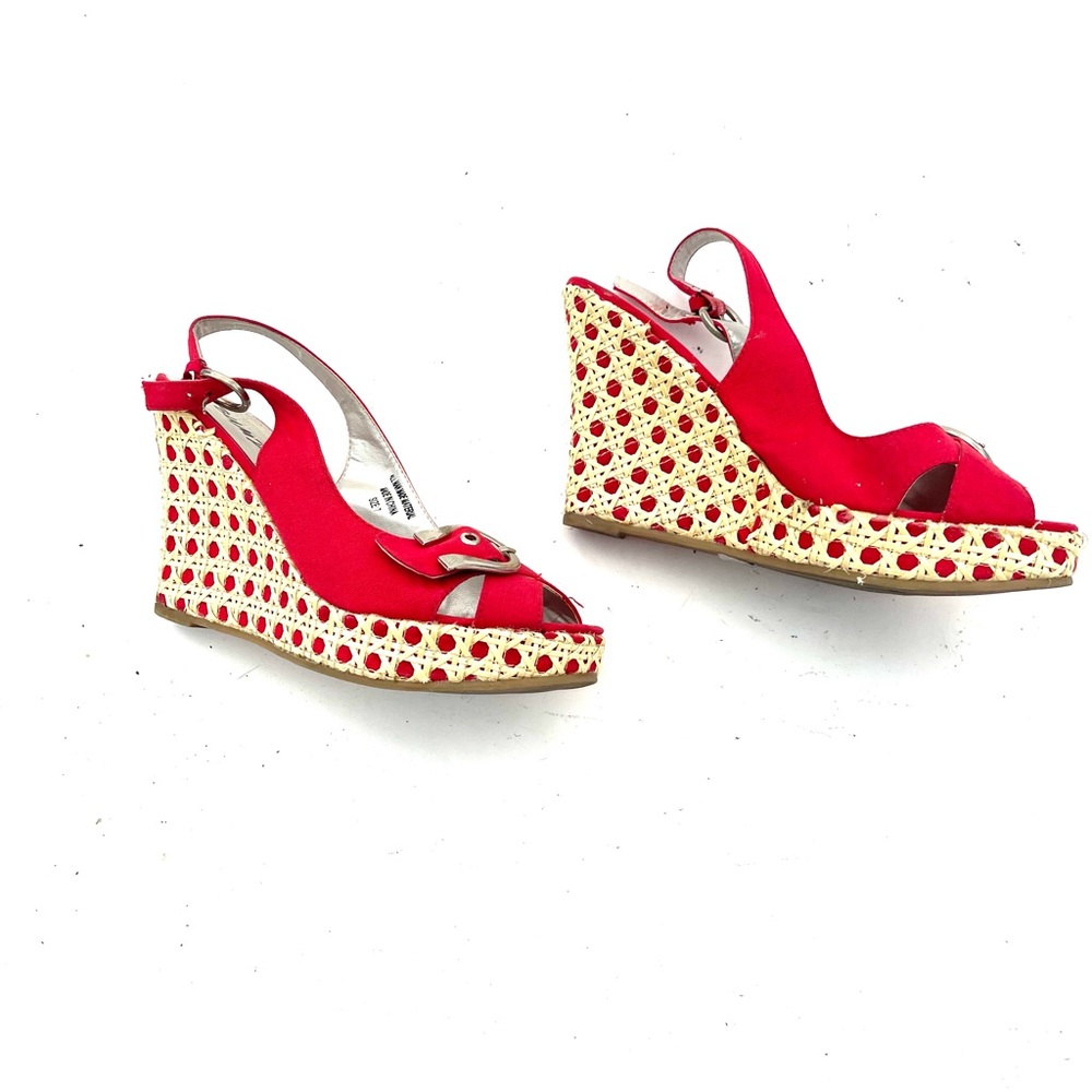 Bumper Women’s Red Tan Wedges 7